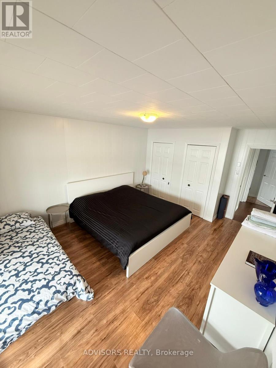 9 Bow Road, Tiny, ON - Indoor Photo Showing Bedroom
