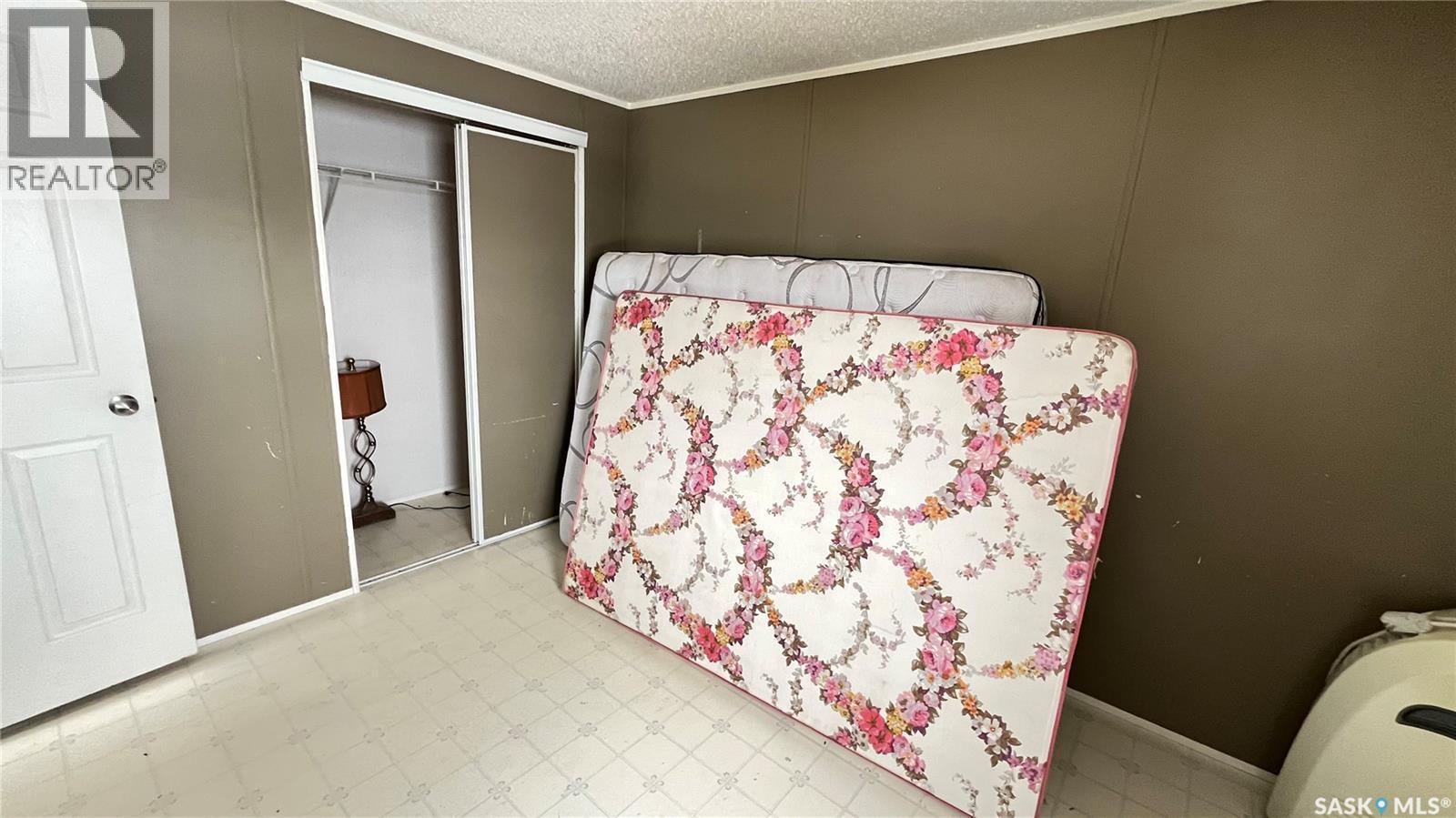 #14 Cypress Mobile Home Park, Maple Creek, SK - Indoor Photo Showing Bedroom