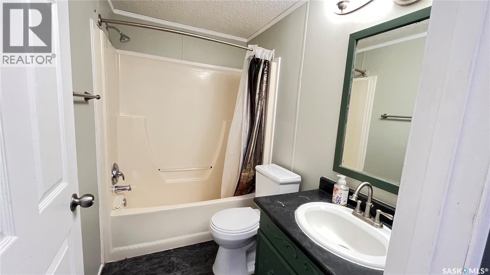 #14 Cypress Mobile Home Park, Maple Creek, SK - Indoor Photo Showing Bathroom