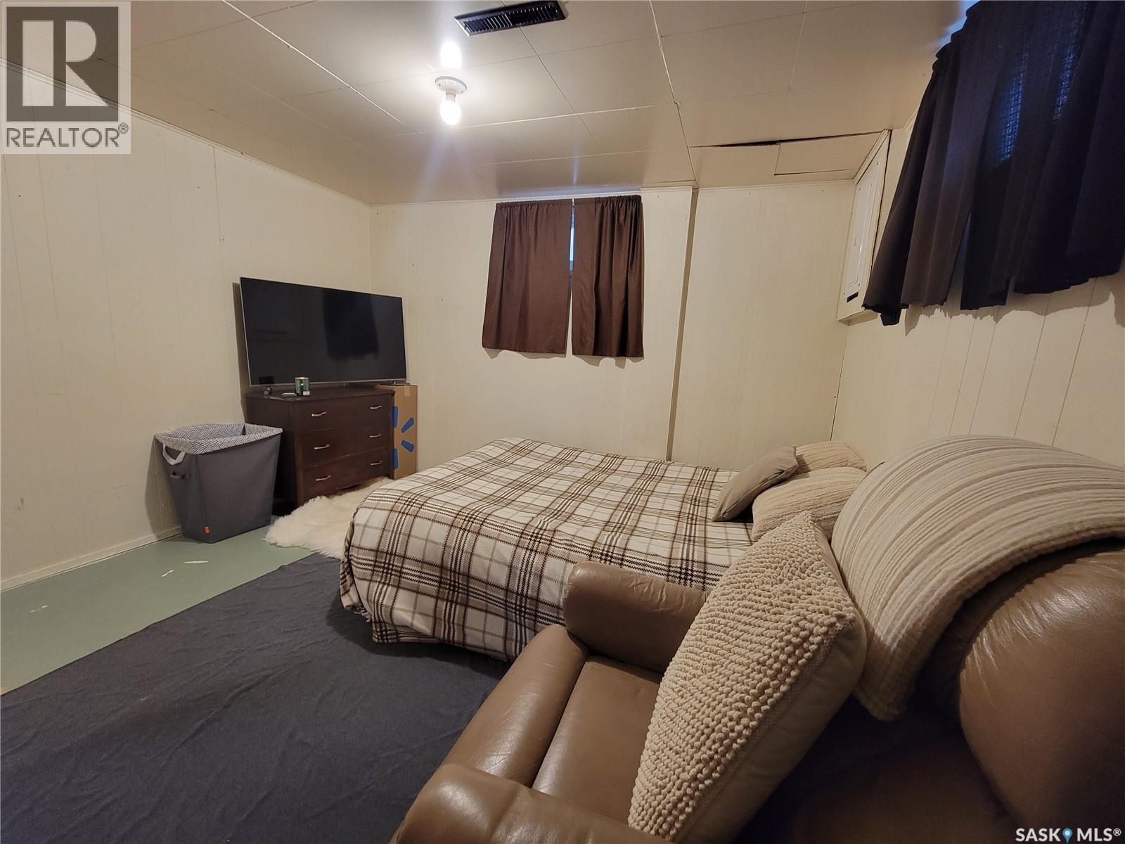 4812 Post Street, Macklin, SK - Indoor Photo Showing Bedroom