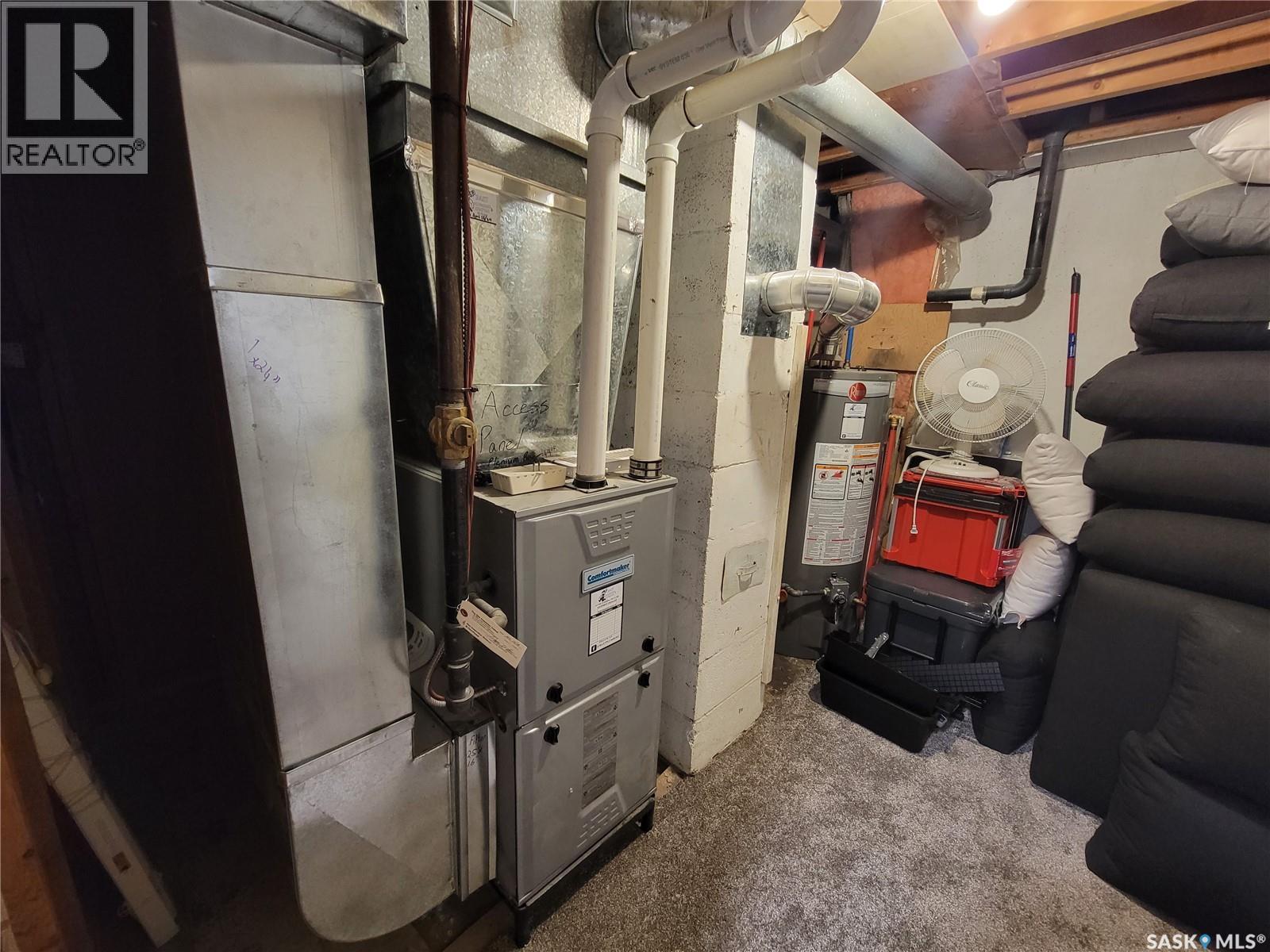 4812 Post Street, Macklin, SK - Indoor Photo Showing Basement