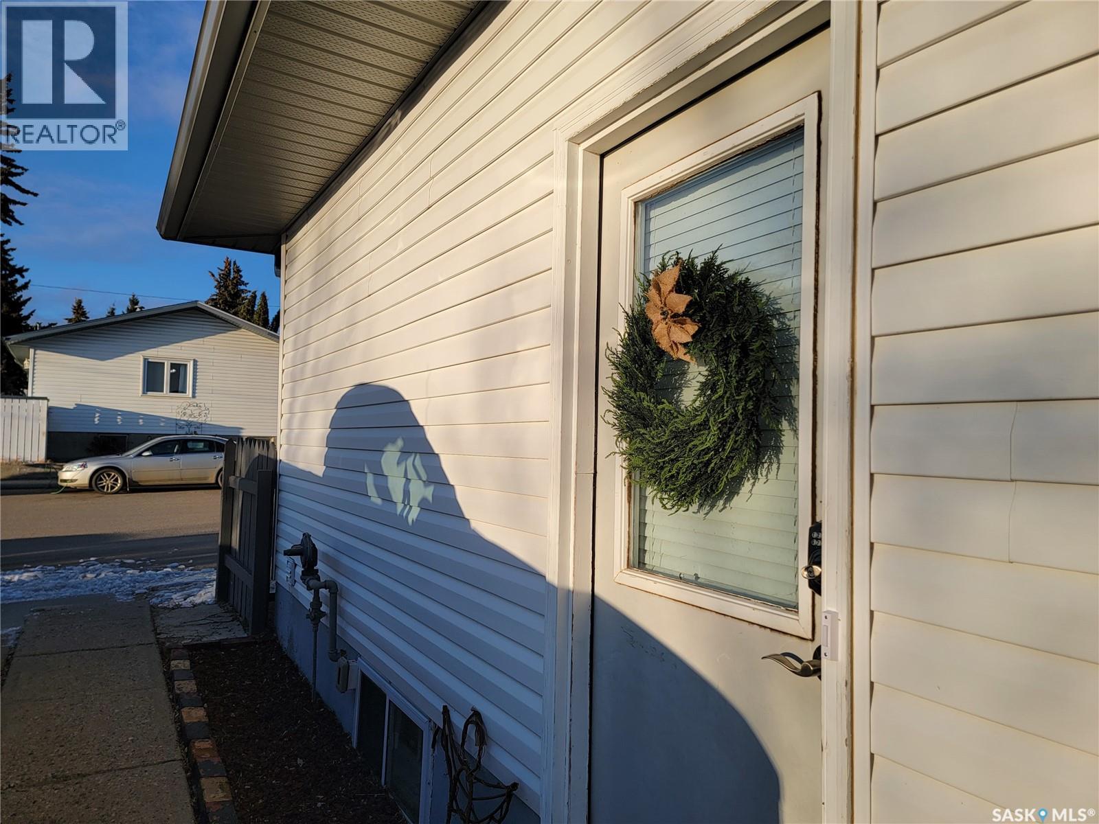 4812 Post Street, Macklin, SK - Indoor Photo Showing Kitchen With Double Sink