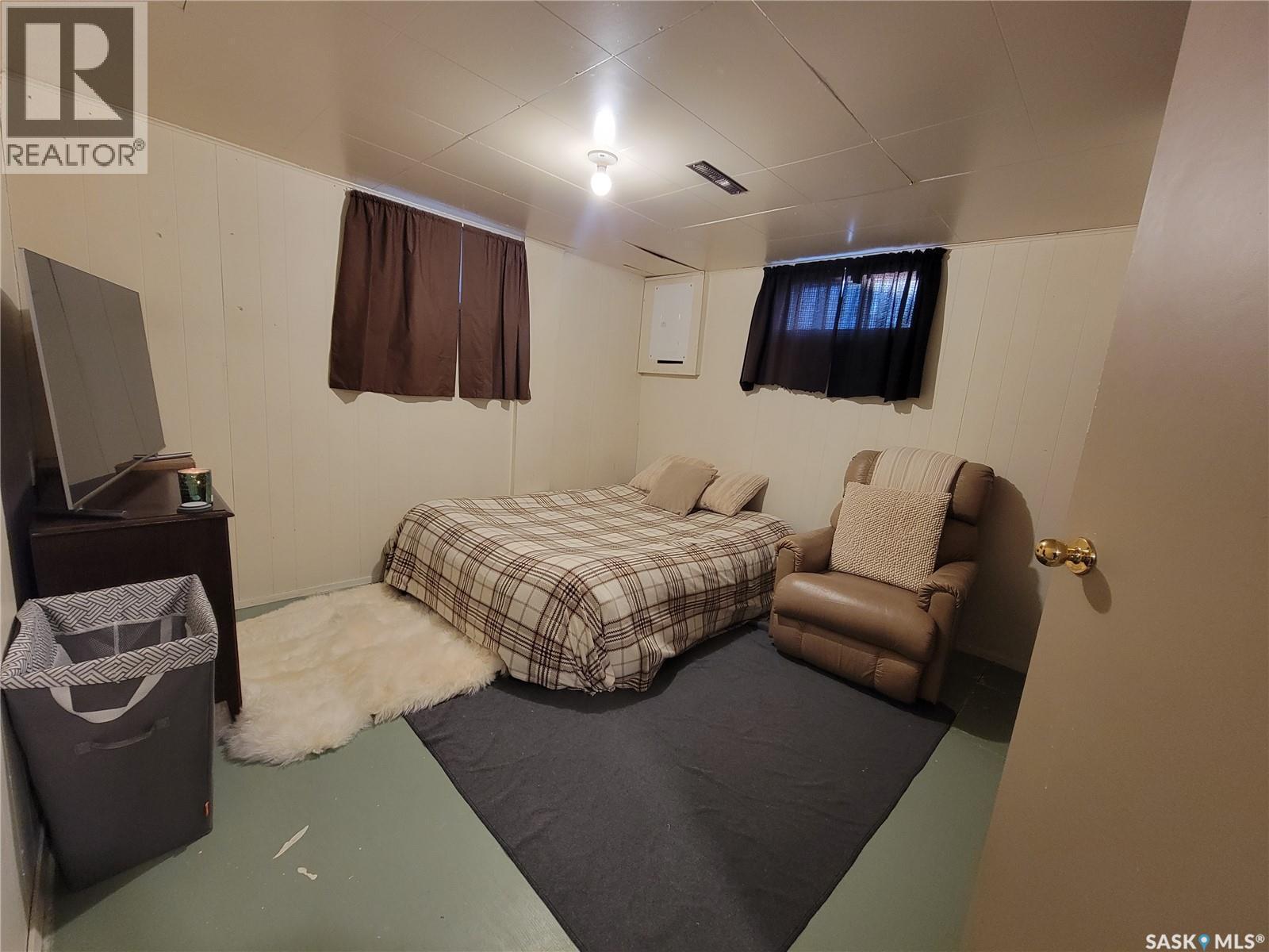 4812 Post Street, Macklin, SK - Indoor Photo Showing Bedroom