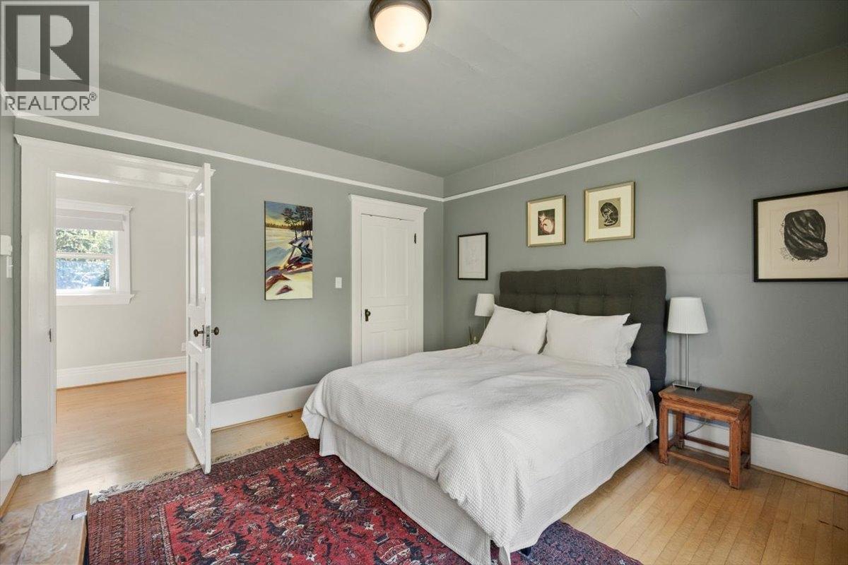 9 Park Crescent, Fernie, BC - Indoor Photo Showing Bedroom