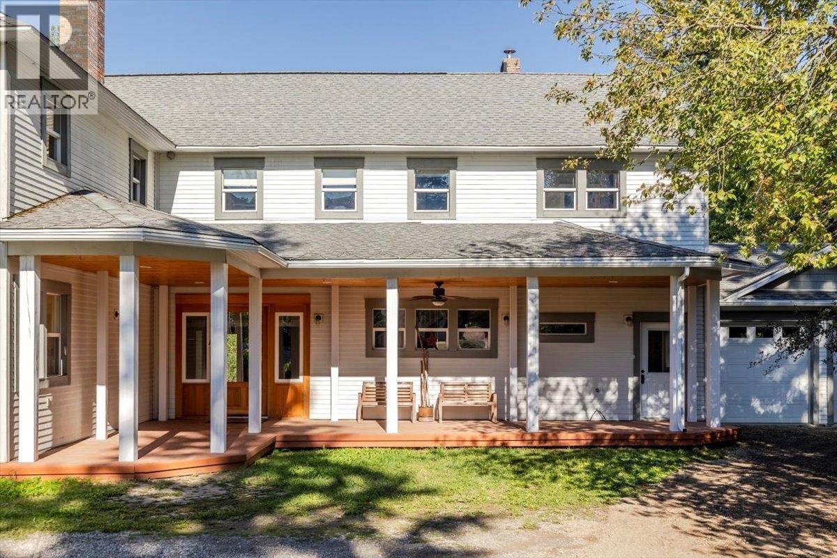 9 Park Crescent, Fernie, BC - Outdoor With Deck Patio Veranda With Facade
