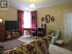LIVING ROOM -