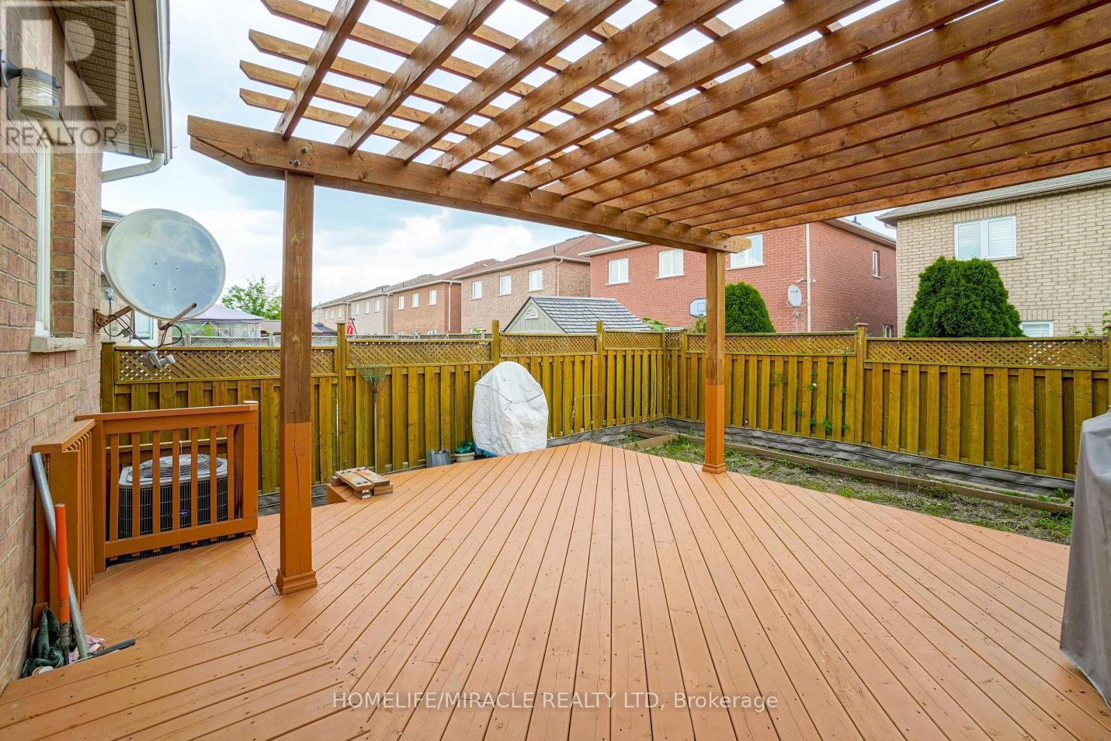 824 Khan Crescent, Mississauga, ON - Outdoor With Deck Patio Veranda With Exterior