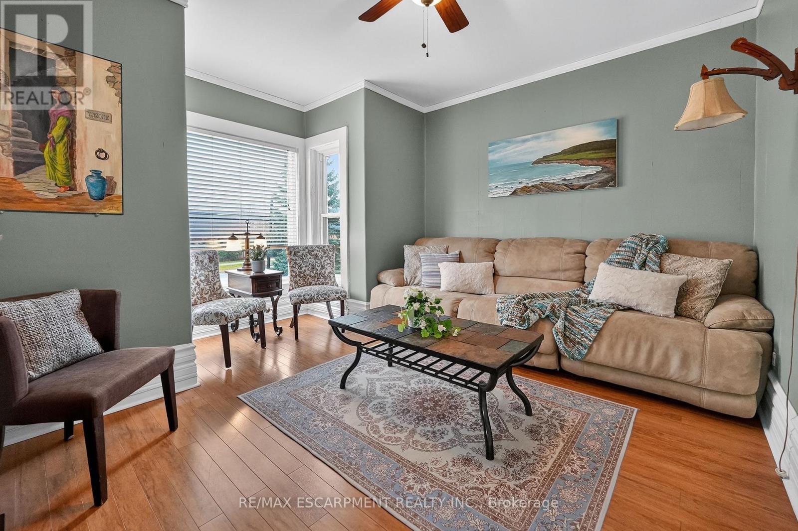 Upper Level - Primary BedRm (currently LivRm) - 287 Main Street E, Grimsby, ON - Indoor Photo Showing Living Room