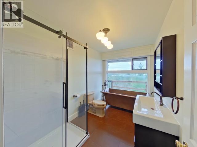 2005 Ralph Road, Powell River, BC - Indoor Photo Showing Bathroom