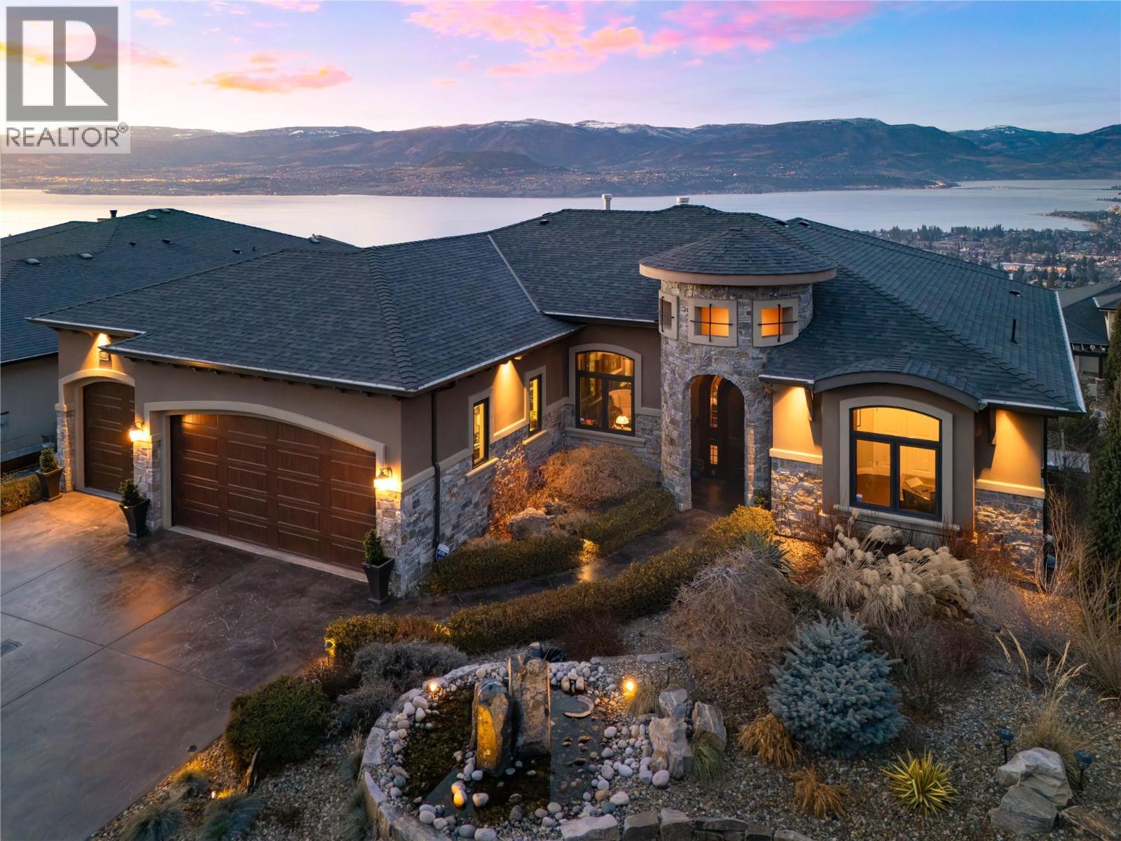 954 Hewetson Avenue, Kelowna, BC - Outdoor