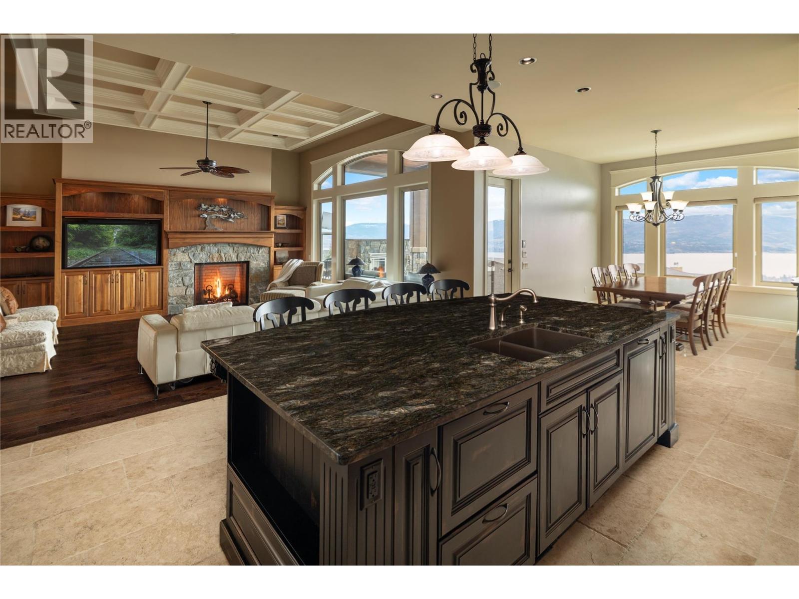954 Hewetson Avenue, Kelowna, BC - Indoor With Fireplace