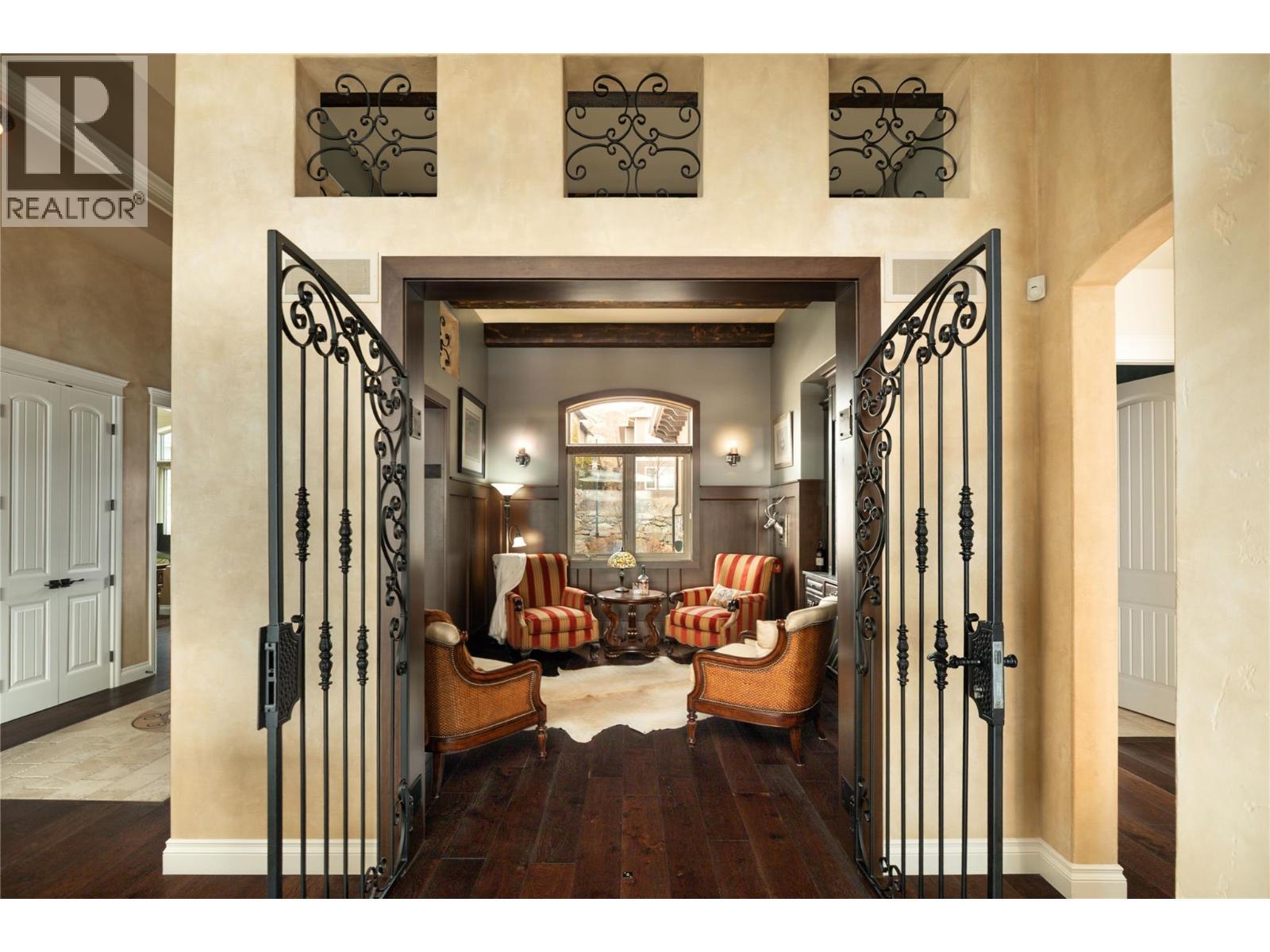 954 Hewetson Avenue, Kelowna, BC - Indoor Photo Showing Other Room