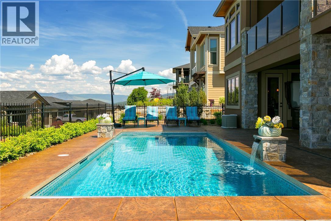 954 Hewetson Avenue, Kelowna, BC - Outdoor With In Ground Pool