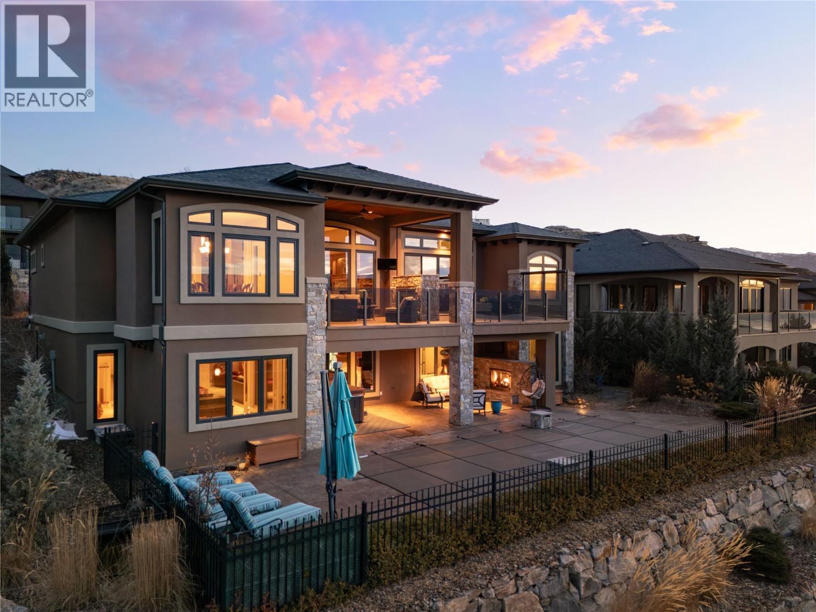 954 Hewetson Avenue, Kelowna, BC - Outdoor With Deck Patio Veranda