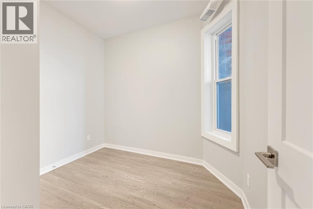 657 Barton Street E Unit# 302, Hamilton, ON - Indoor Photo Showing Other Room