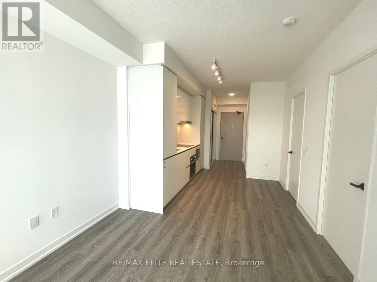 5811 - 8 Interchange Way, Vaughan, ON - Indoor Photo Showing Other Room