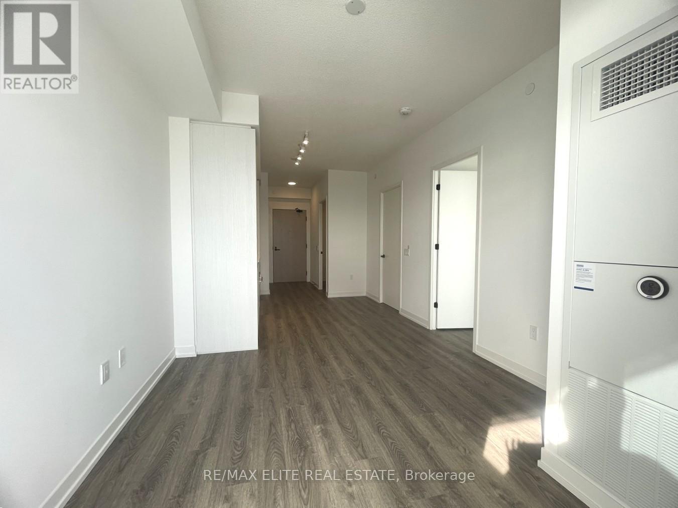 5811 - 8 Interchange Way, Vaughan, ON - Indoor Photo Showing Other Room