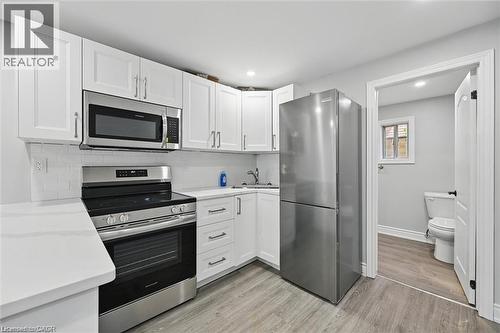224 Rosslyn Avenue N, Hamilton, ON - Indoor Photo Showing Kitchen With Stainless Steel Kitchen