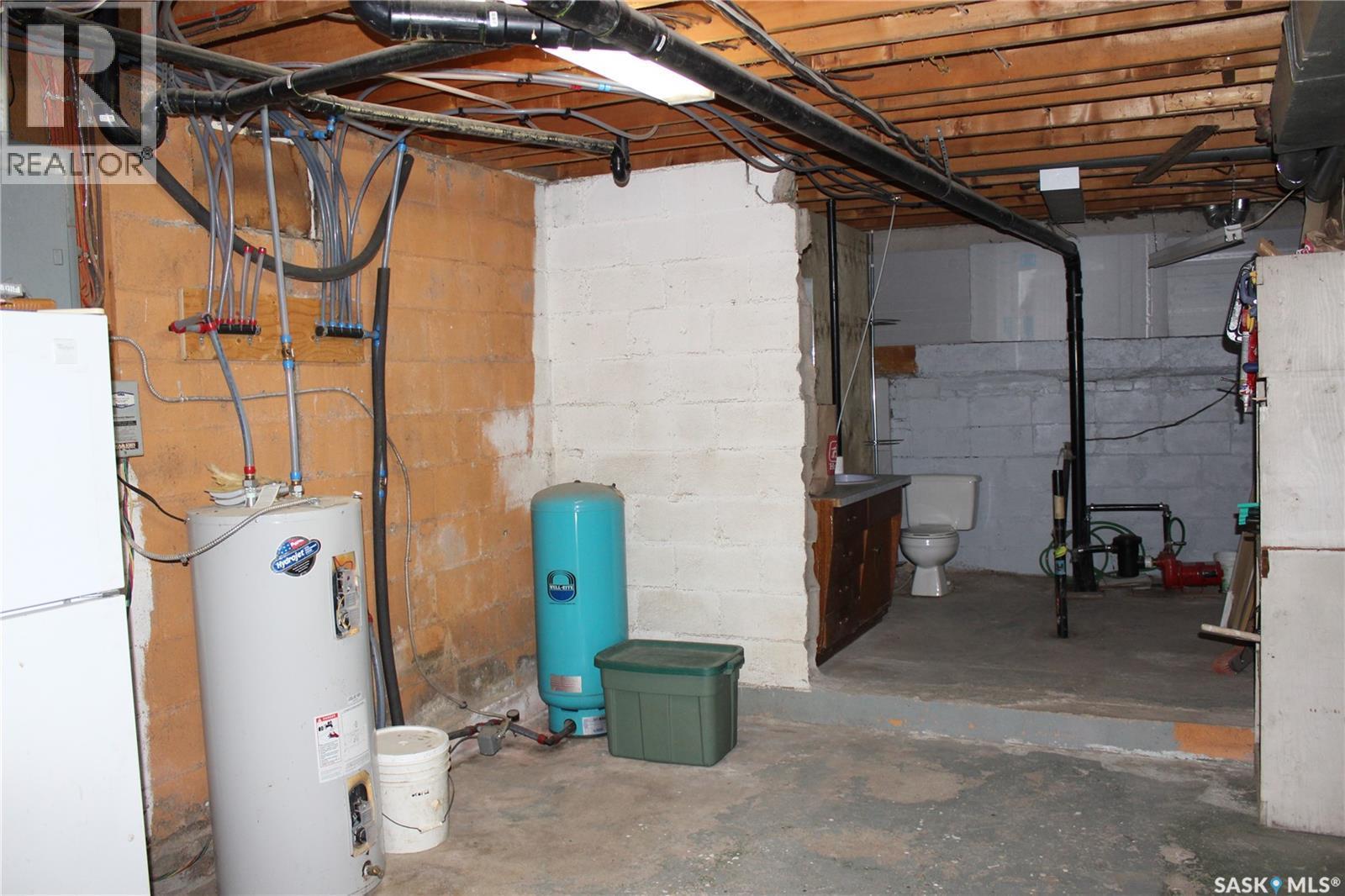Farstad Acreage, Coalfields Rm No. 4, SK - Indoor Photo Showing Basement