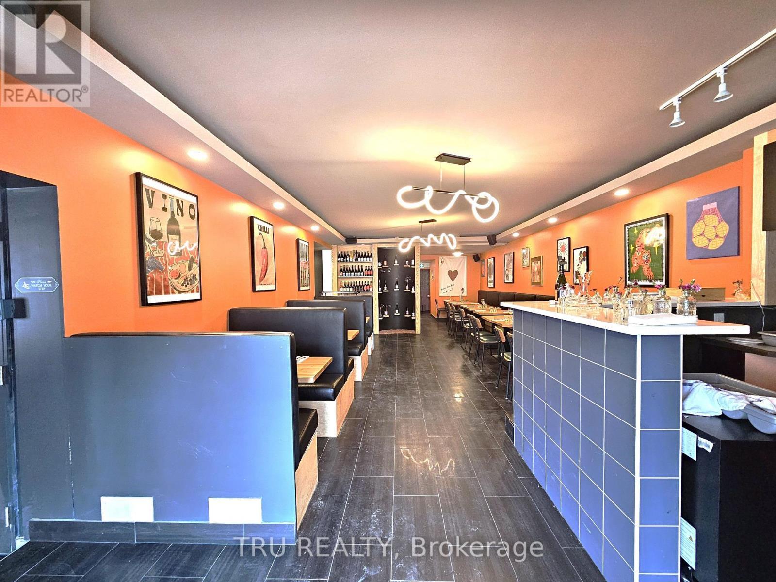 826 Somerset Street W, Ottawa, ON