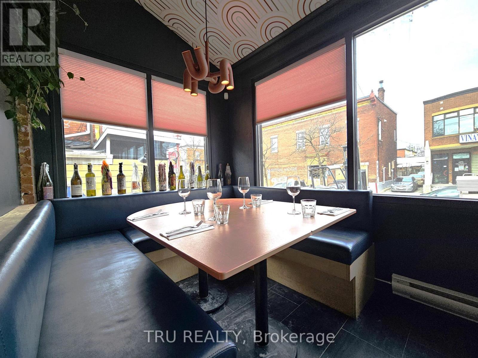 826 Somerset Street W, Ottawa, ON