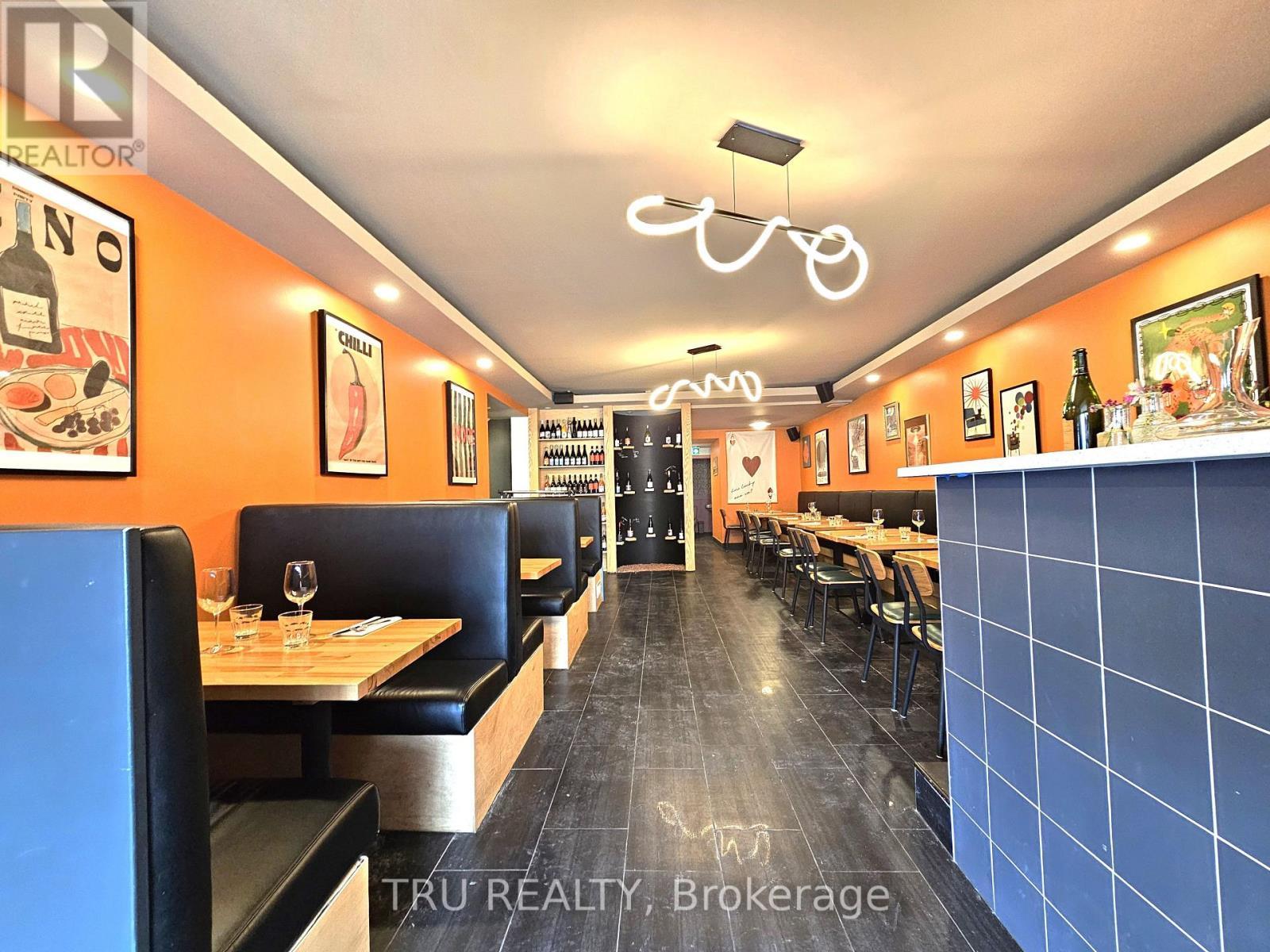 826 Somerset Street W, Ottawa, ON