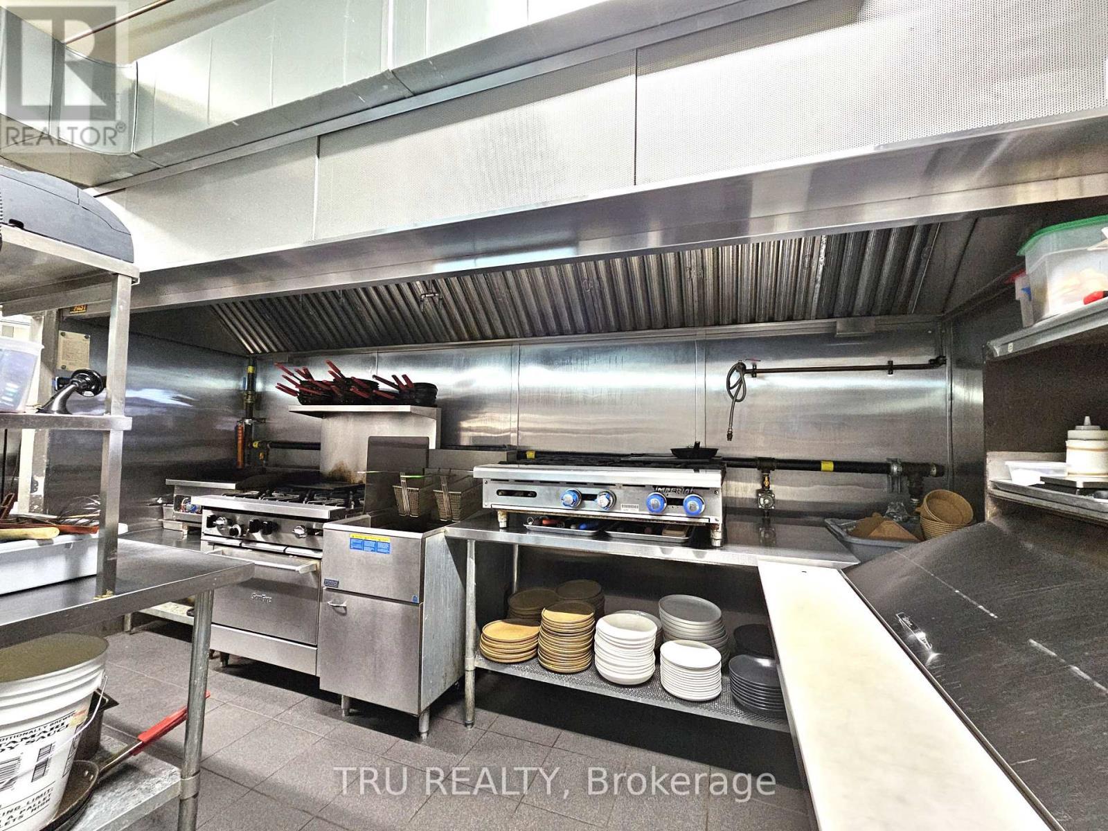 826 Somerset Street W, Ottawa, ON