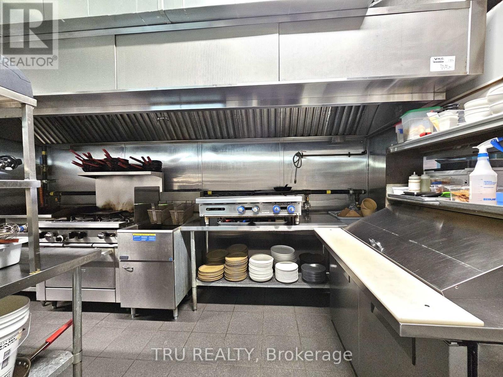 826 Somerset Street W, Ottawa, ON