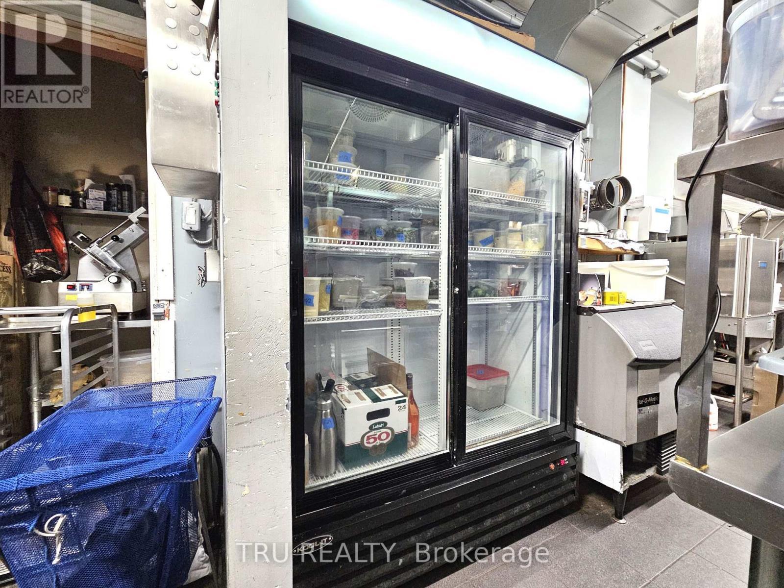 826 Somerset Street W, Ottawa, ON