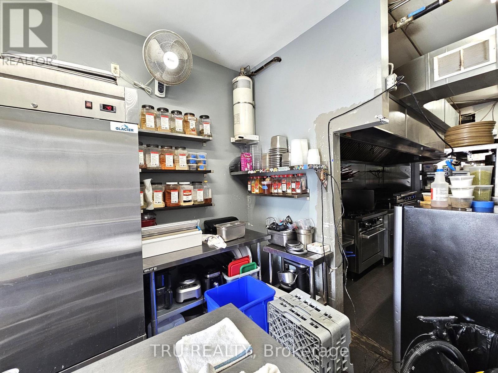 826 Somerset Street W, Ottawa, ON