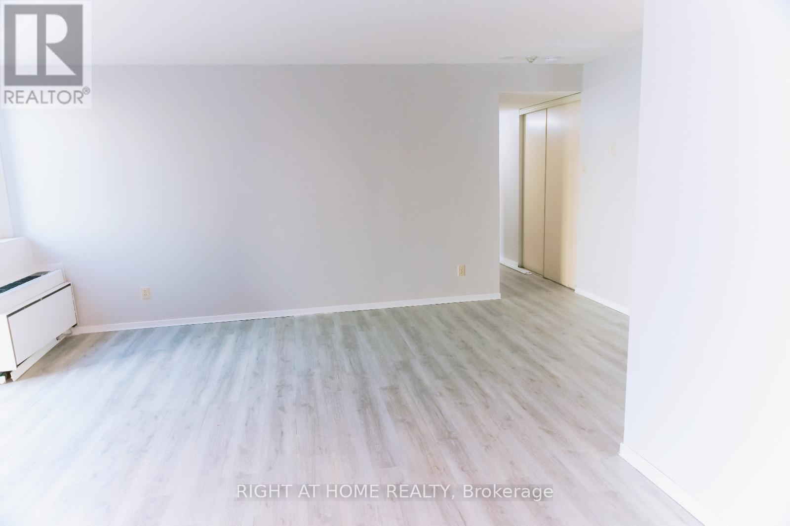 1516 - 2871 Richmond Road, Ottawa, ON - Indoor Photo Showing Other Room