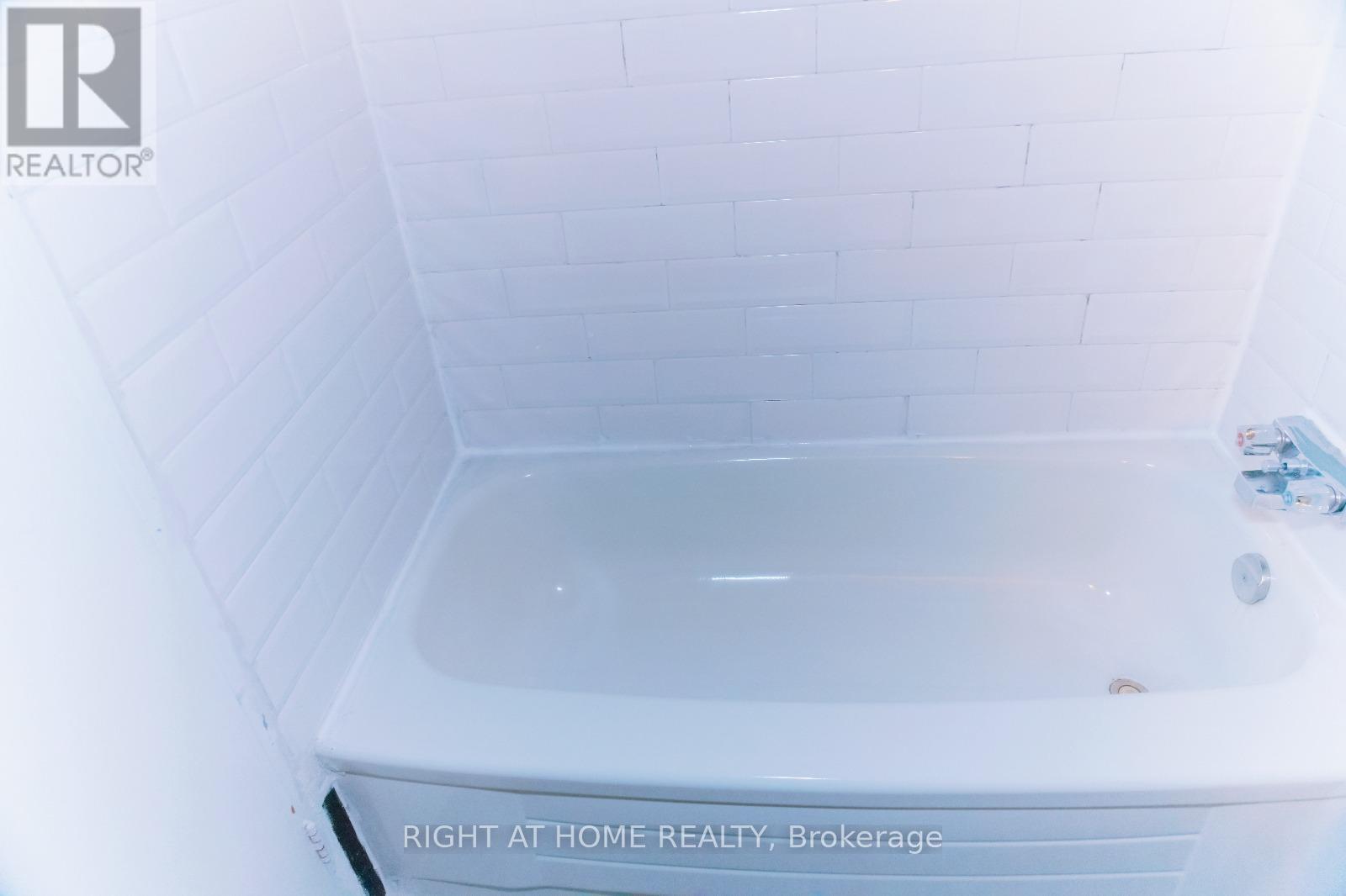 1516 - 2871 Richmond Road, Ottawa, ON - Indoor Photo Showing Bathroom