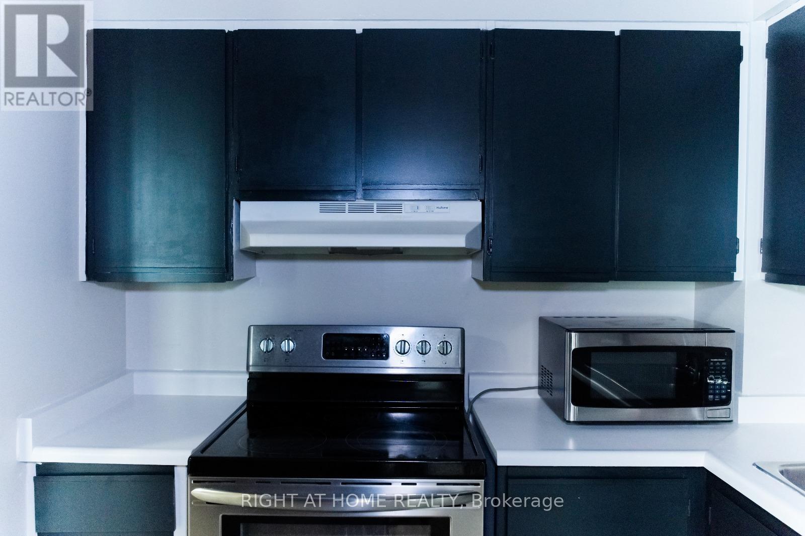 1516 - 2871 Richmond Road, Ottawa, ON - Indoor Photo Showing Kitchen