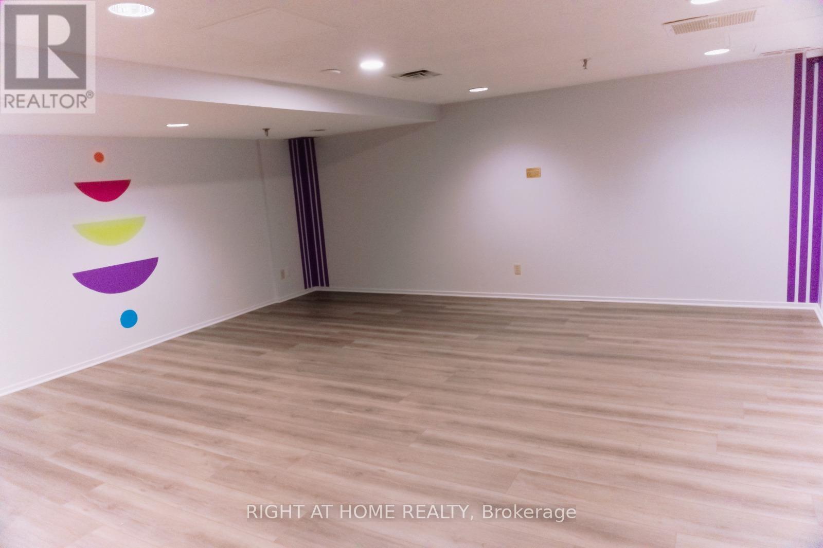 1516 - 2871 Richmond Road, Ottawa, ON - Indoor Photo Showing Other Room