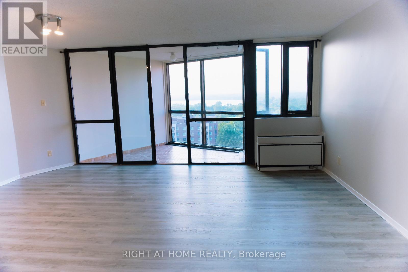 1516 - 2871 Richmond Road, Ottawa, ON - Indoor Photo Showing Other Room