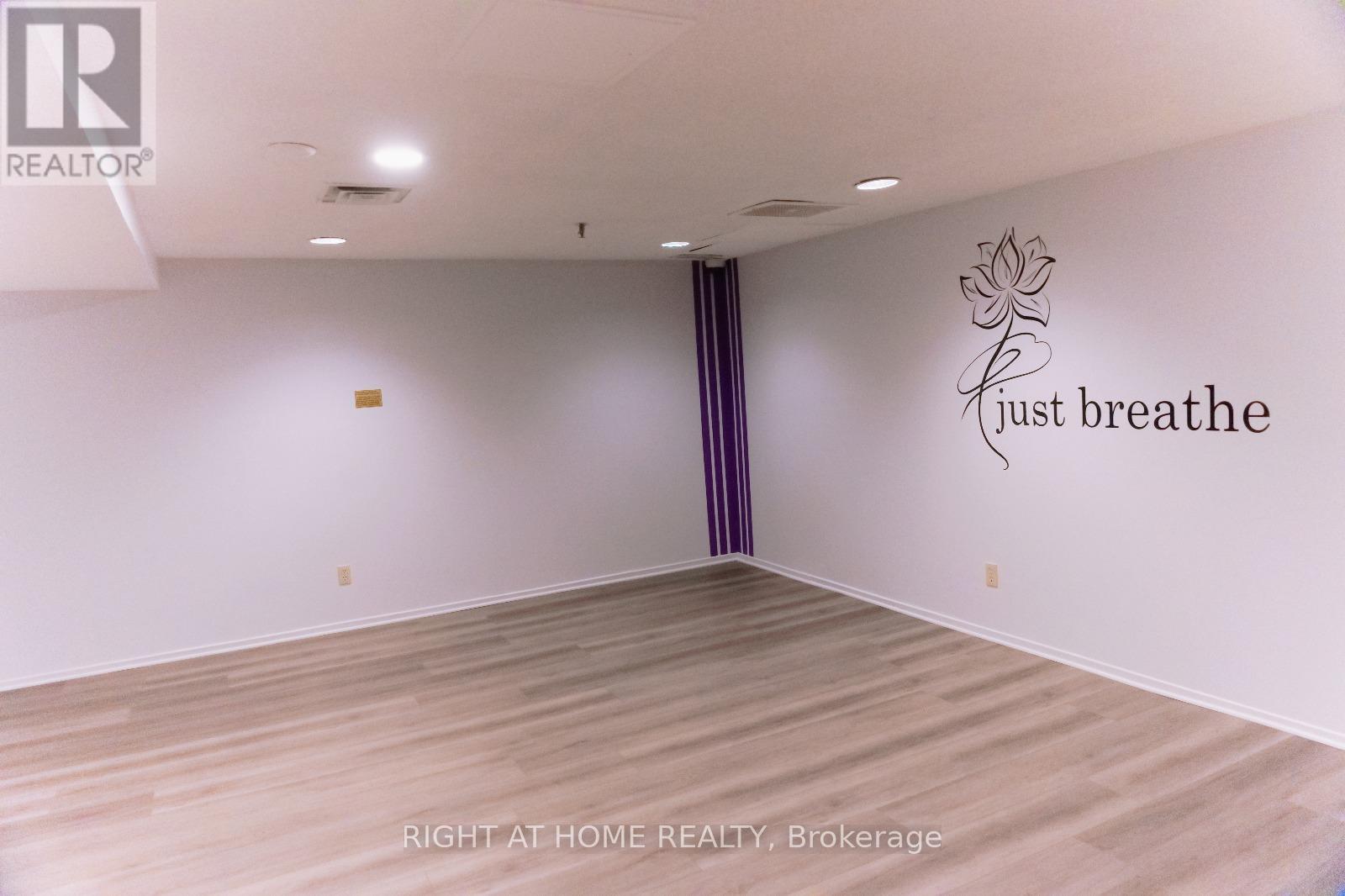 1516 - 2871 Richmond Road, Ottawa, ON - Indoor Photo Showing Other Room