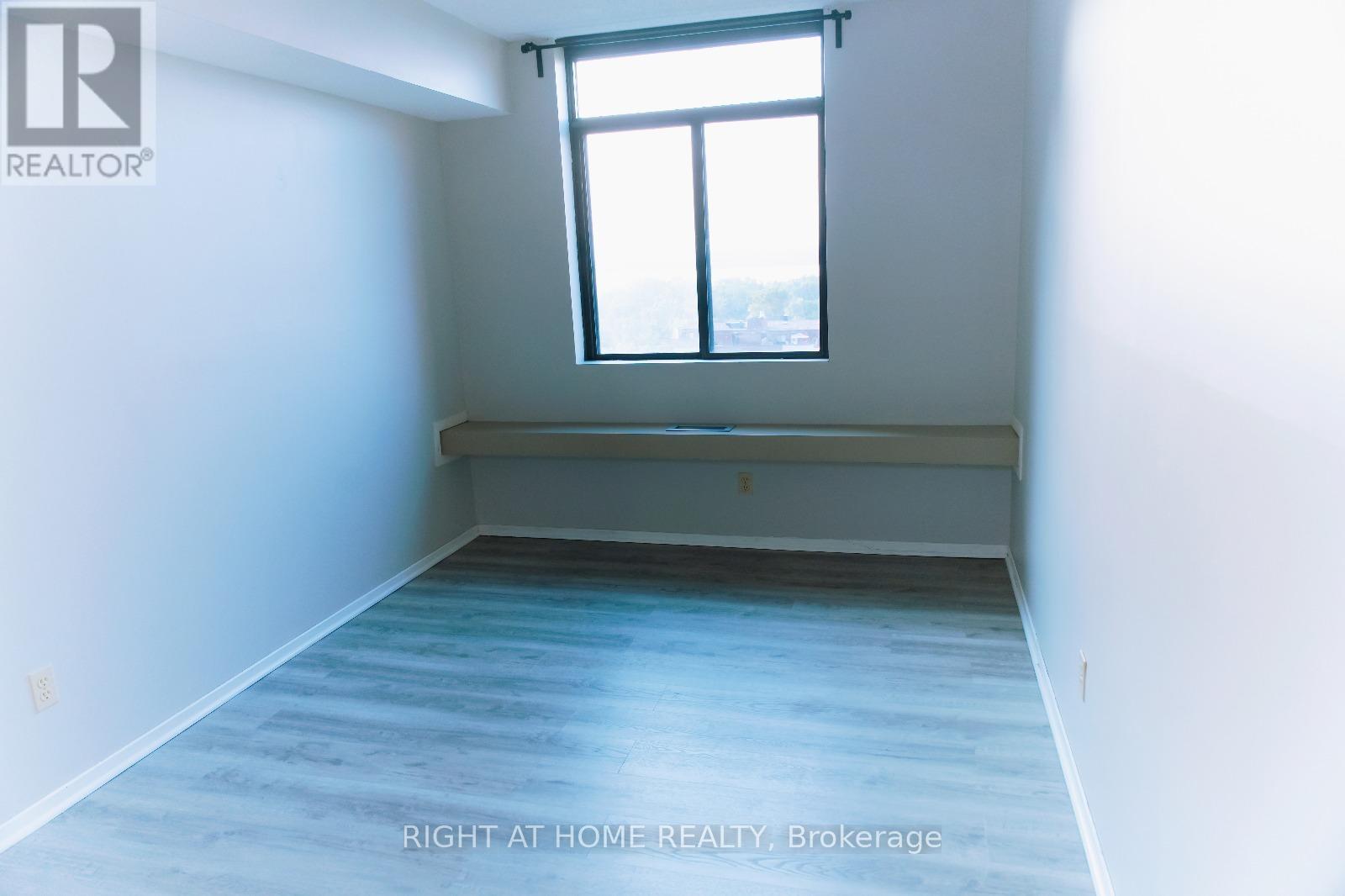 1516 - 2871 Richmond Road, Ottawa, ON - Indoor Photo Showing Other Room