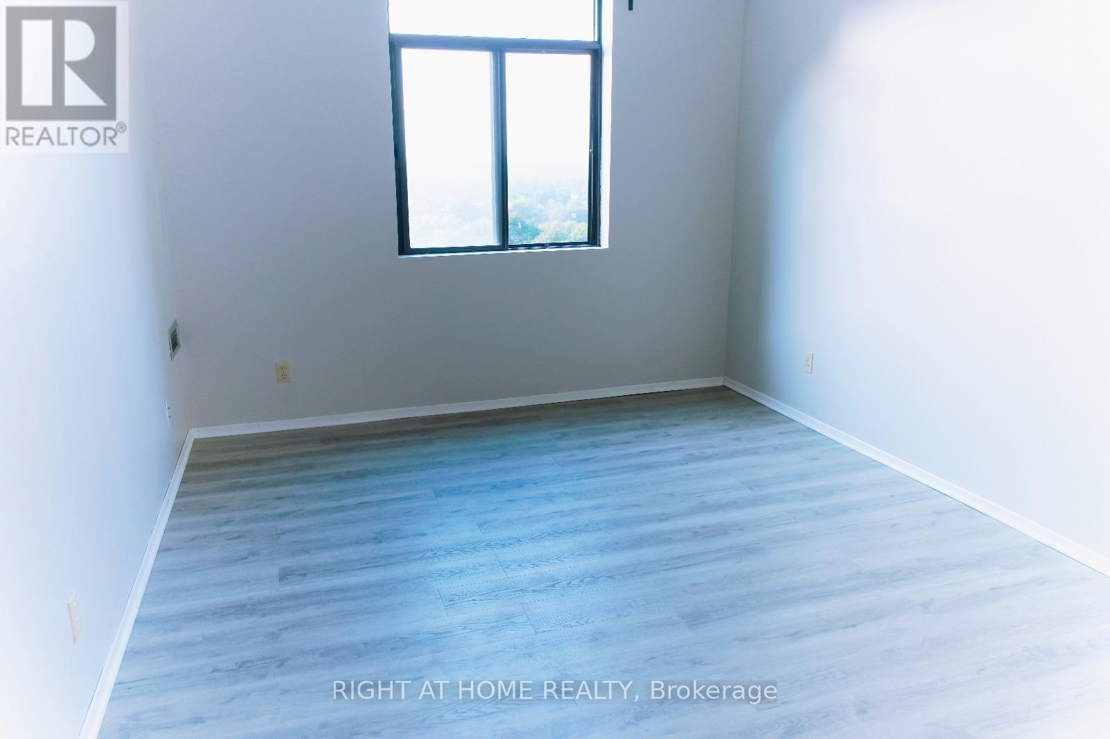 1516 - 2871 Richmond Road, Ottawa, ON - Indoor Photo Showing Other Room