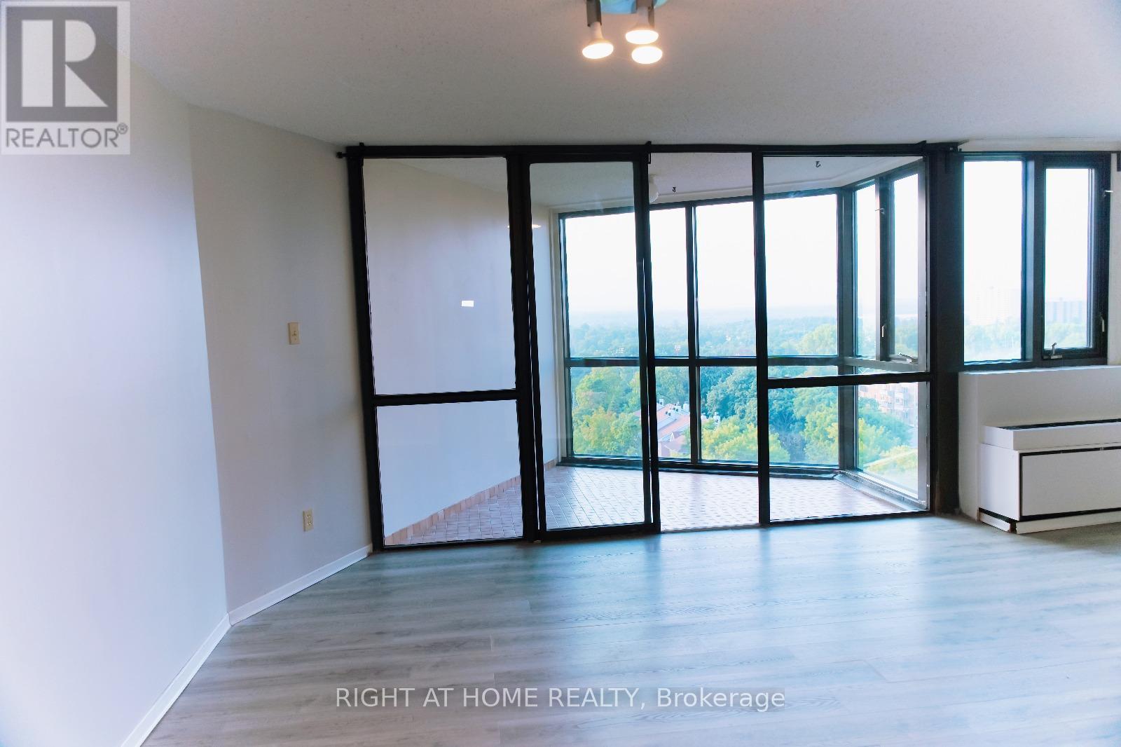 1516 - 2871 Richmond Road, Ottawa, ON - Indoor Photo Showing Other Room