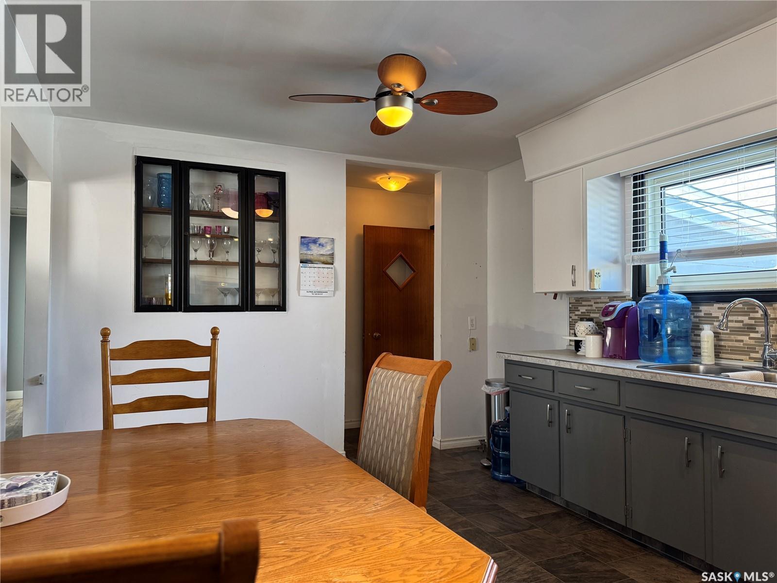 312 5Th Street W, Wynyard, SK - Indoor Photo Showing Dining Room