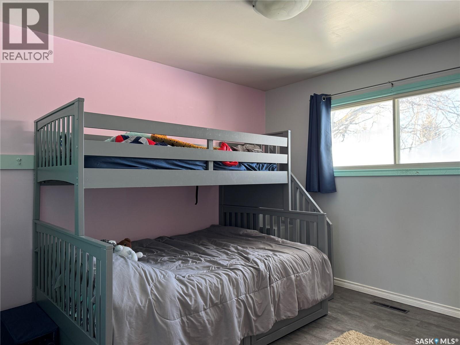 312 5Th Street W, Wynyard, SK - Indoor Photo Showing Bedroom