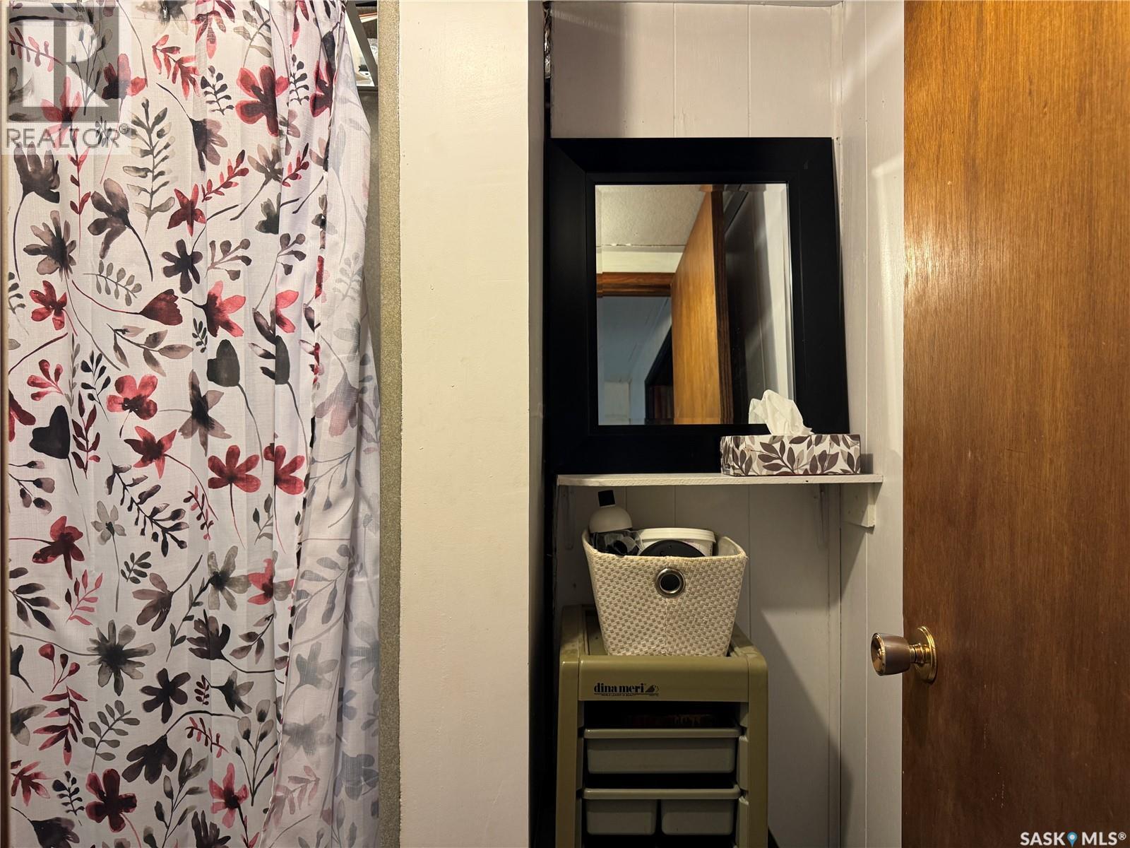 312 5Th Street W, Wynyard, SK - Indoor Photo Showing Bathroom