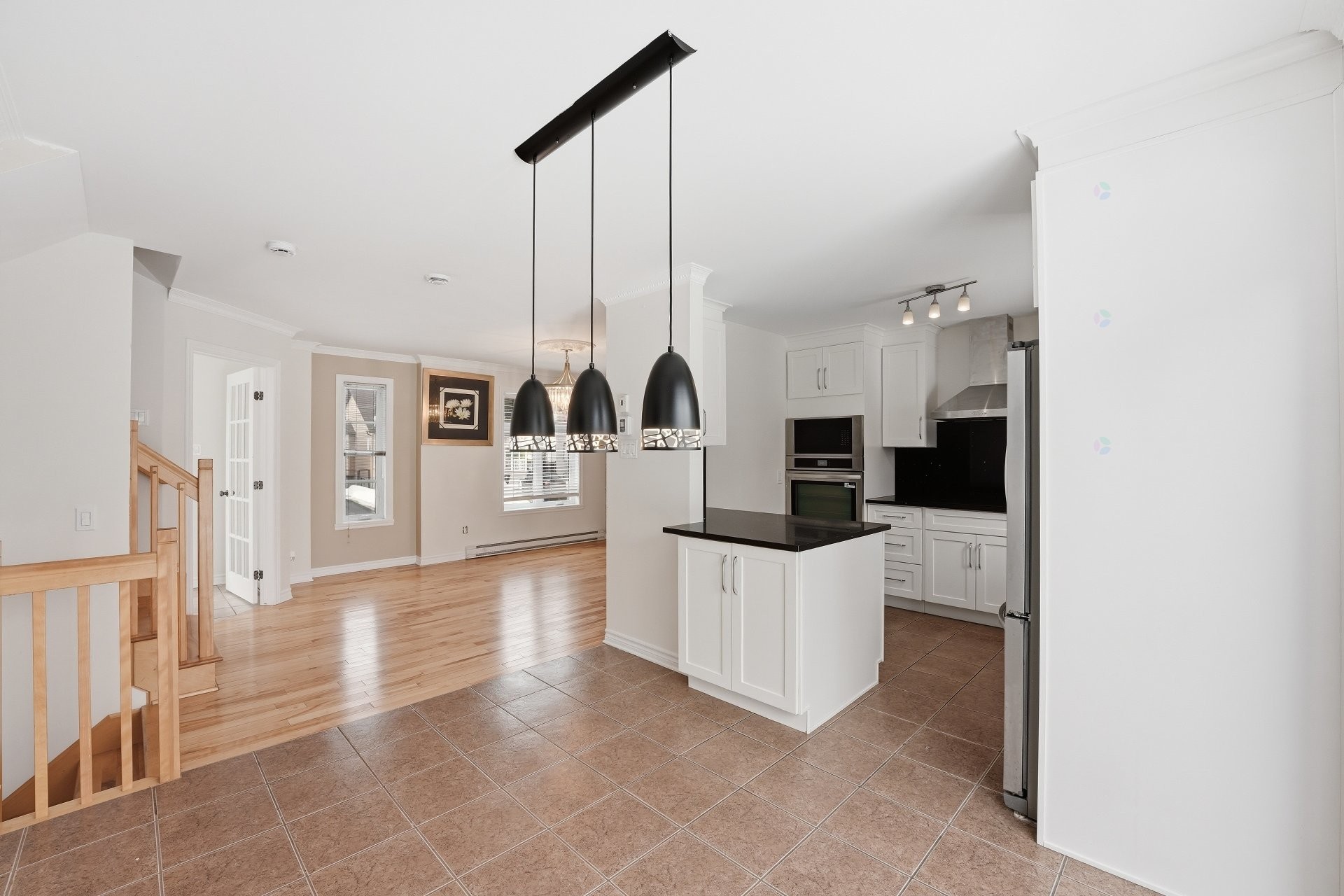 Salle à manger - 3998 Rue Mousseau, L'Assomption, QC - Indoor Photo Showing Kitchen