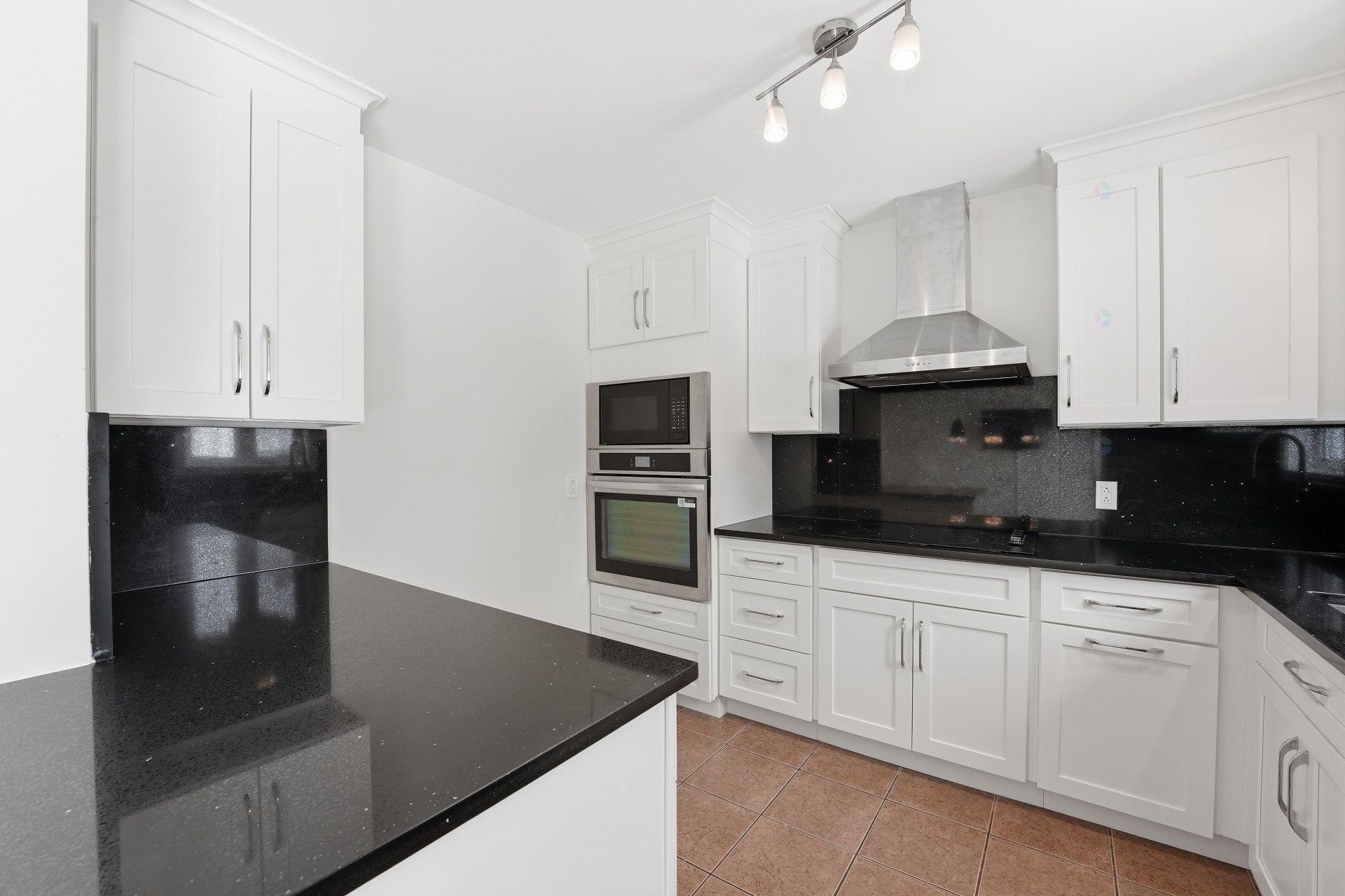 Cuisine - 3998 Rue Mousseau, L'Assomption, QC - Indoor Photo Showing Kitchen