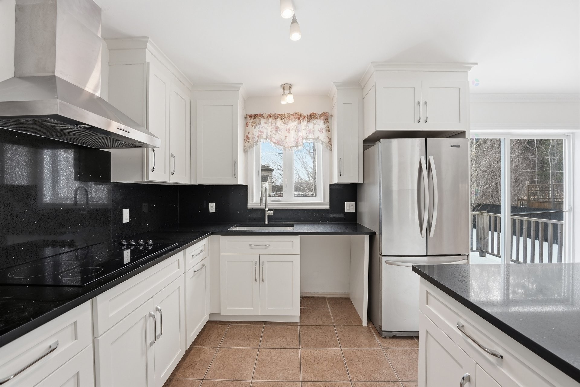 Cuisine - 3998 Rue Mousseau, L'Assomption, QC - Indoor Photo Showing Kitchen