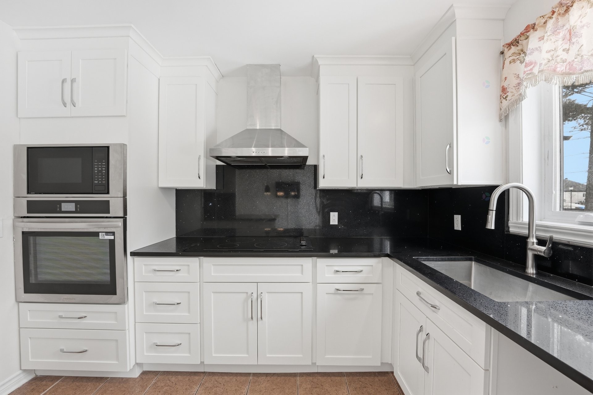 Cuisine - 3998 Rue Mousseau, L'Assomption, QC - Indoor Photo Showing Kitchen With Upgraded Kitchen