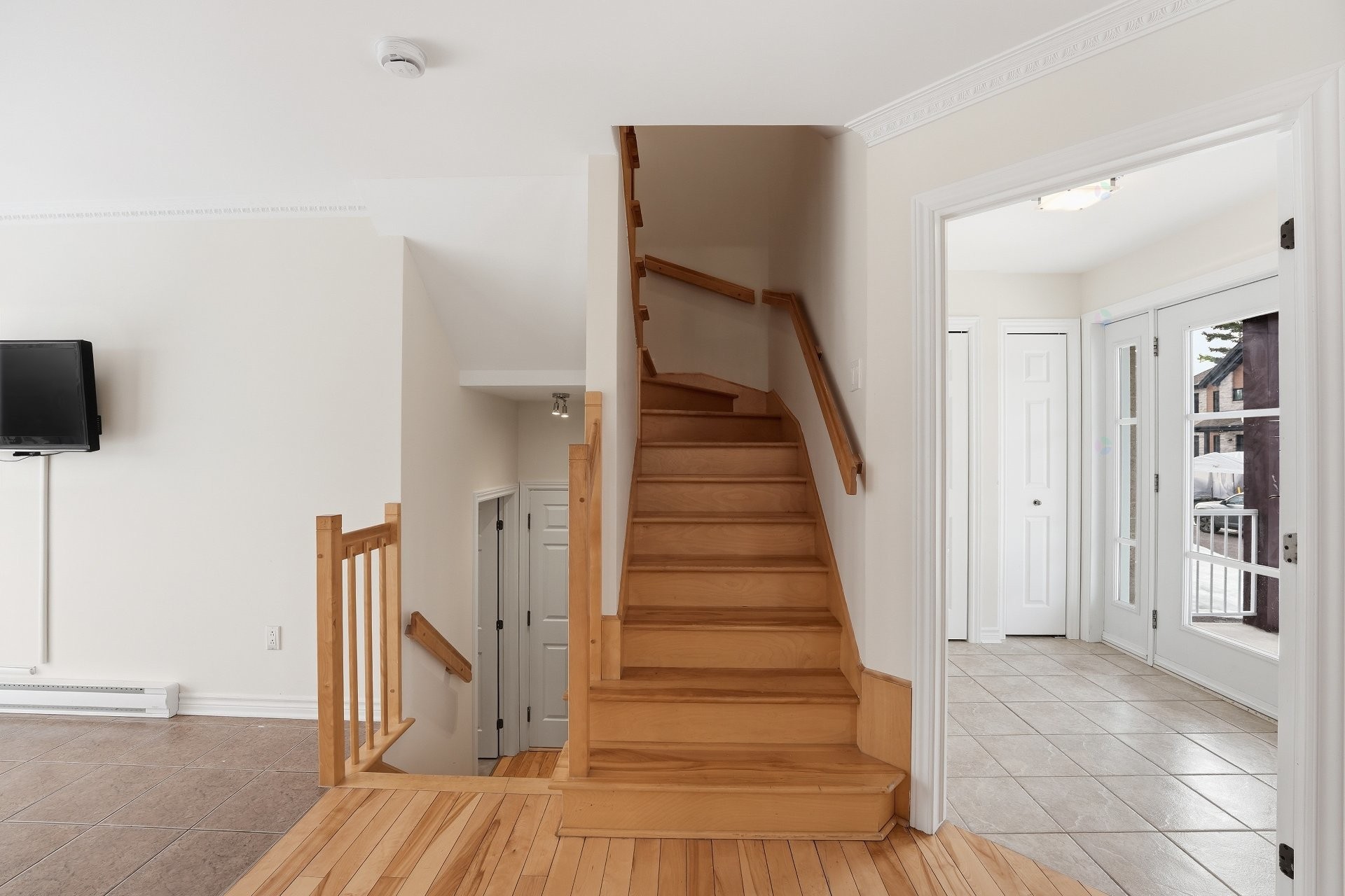 Hall d'entrée/Vestibule - 3998 Rue Mousseau, L'Assomption, QC - Indoor Photo Showing Other Room