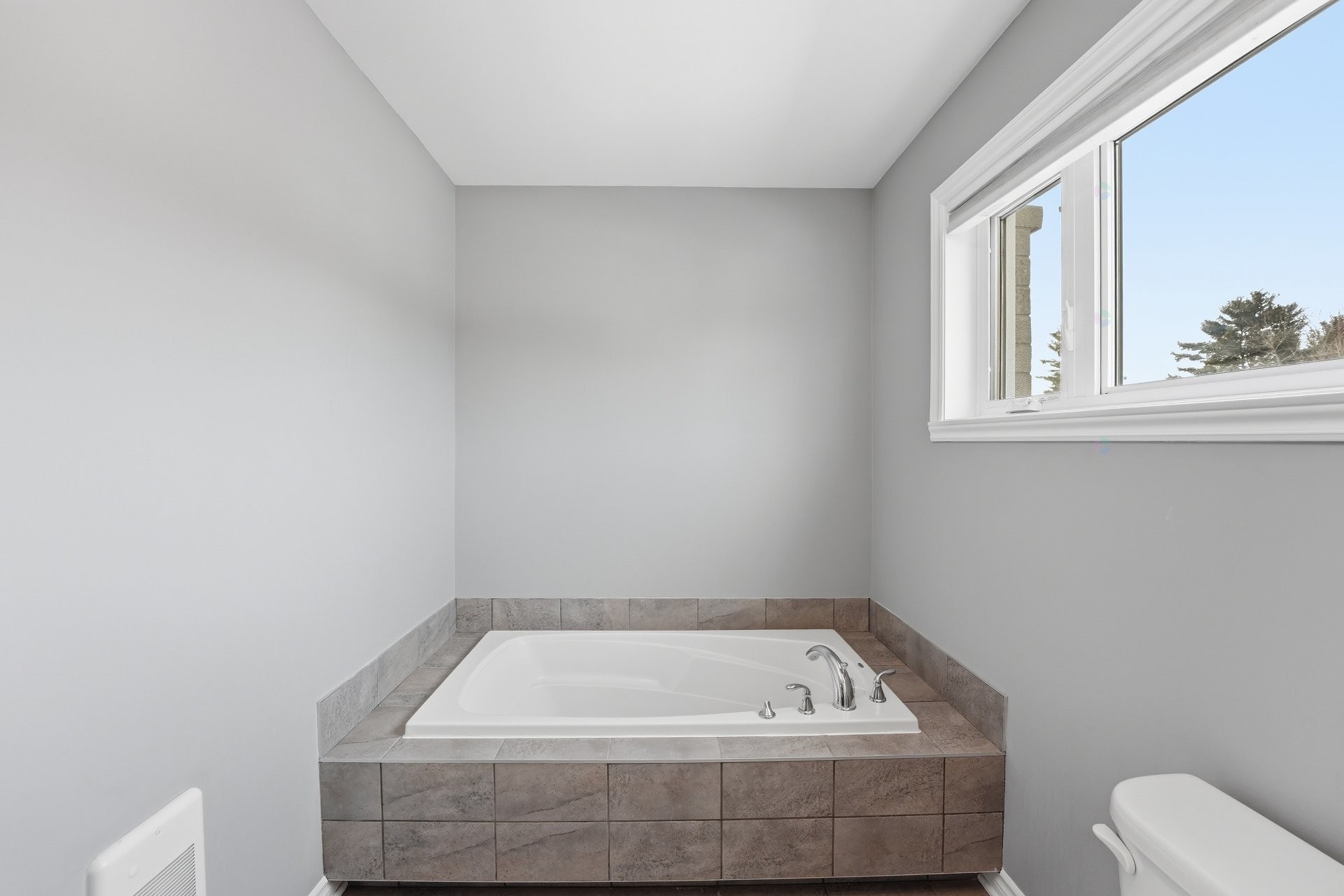 Salle de bains - 3998 Rue Mousseau, L'Assomption, QC - Indoor Photo Showing Bathroom