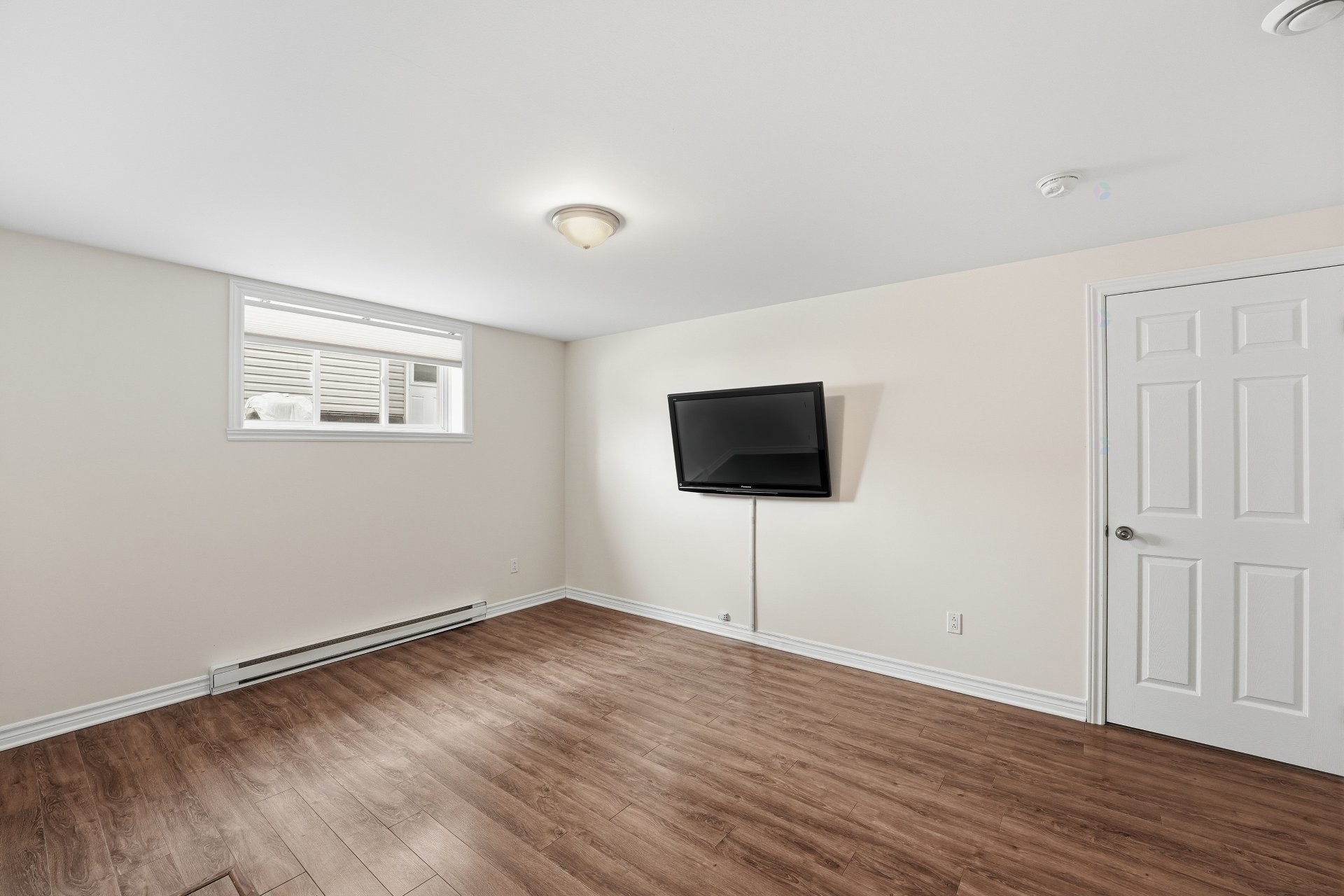 Salle familiale - 3998 Rue Mousseau, L'Assomption, QC - Indoor Photo Showing Other Room