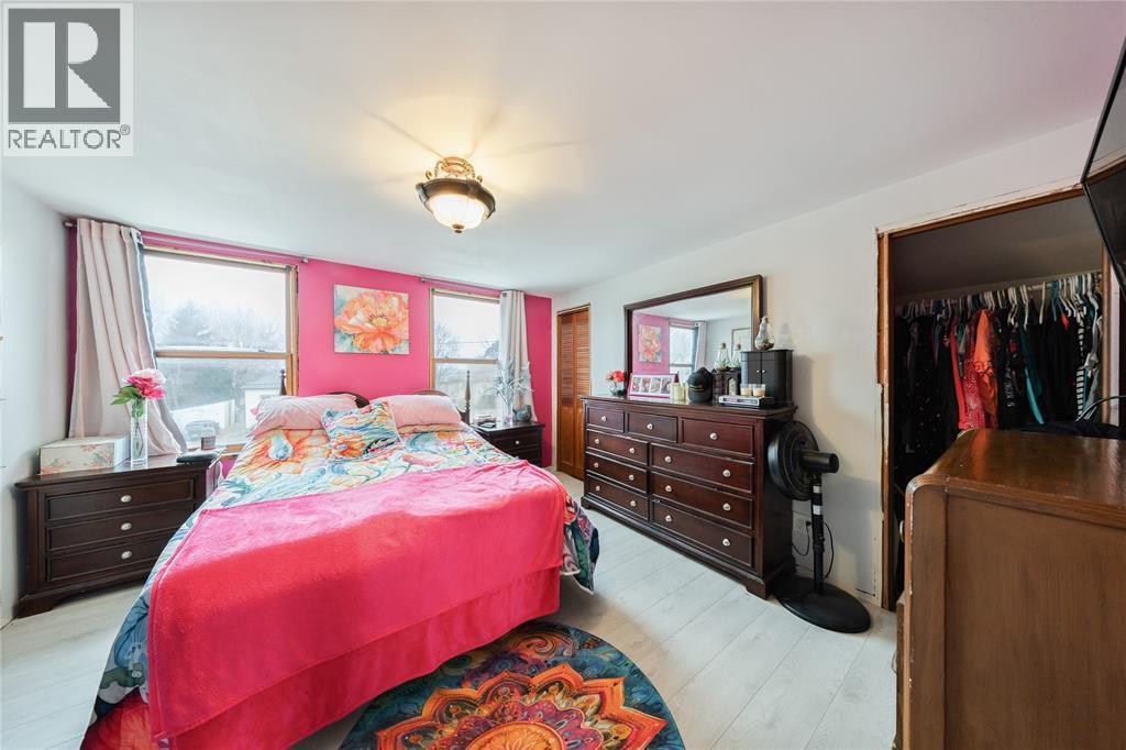 590 Simcoe Street, Warwick-Watford, ON - Indoor Photo Showing Bedroom